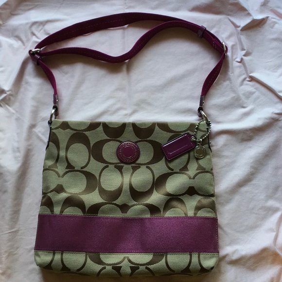 Coach Handbags - CLEAN COACH PURSE PURPLE STRIPE AND HANDLE